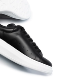 Alexander McQueen- Zwart